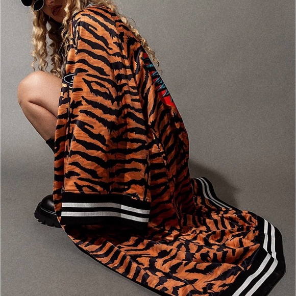 Dressed in LALA Sacred Heart Kimono Bomber - Picture 4 of 6